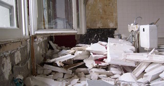 Демонтаж хрущевки в Петропавловске-Камчатском - удаление старых полов и стен по выгодной цене от 1798 рублей.